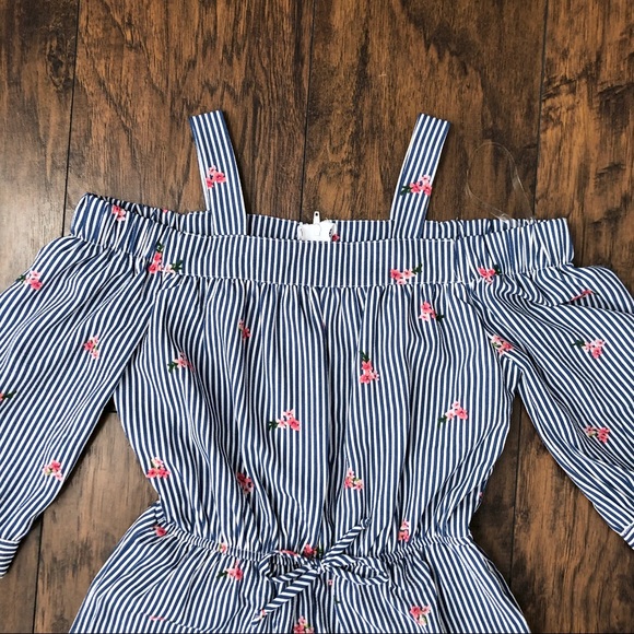 Xtraordinary Striped Cold Shoulder Romper M - Picture 3 of 8